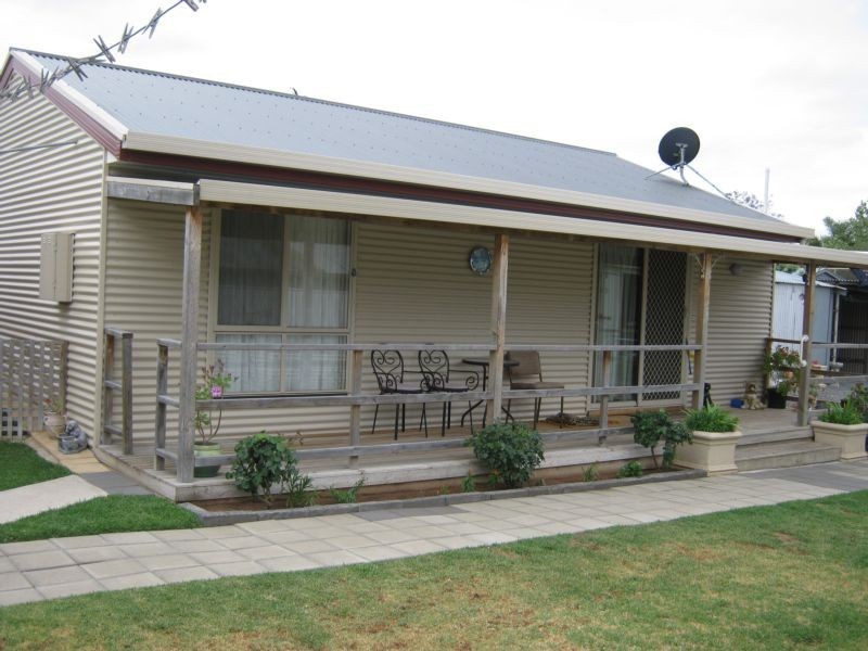 8B Fourth St, Bordertown SA 5268