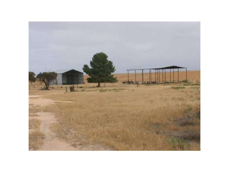 1 Mallee Highway, Parrakie SA 5301