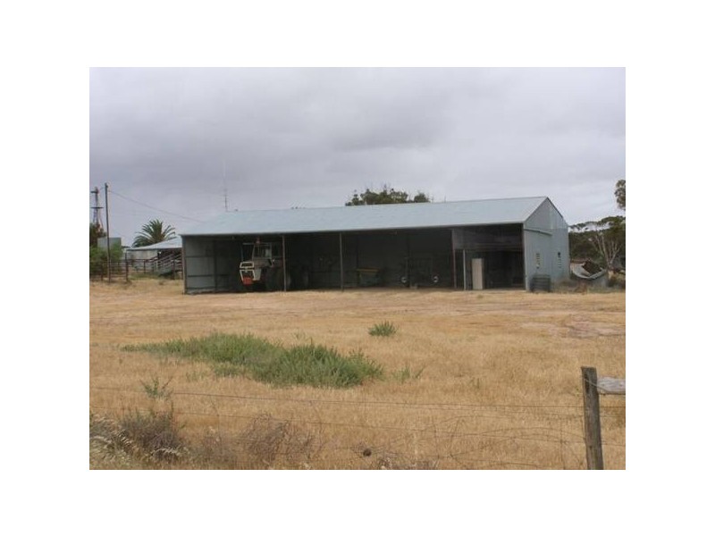 1 Mallee Highway, Parrakie SA 5301