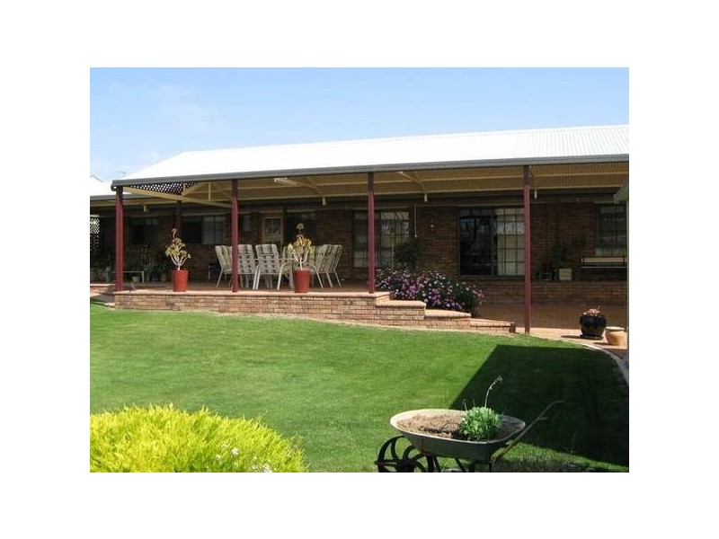 8 Phelps Street, Bordertown SA 5268