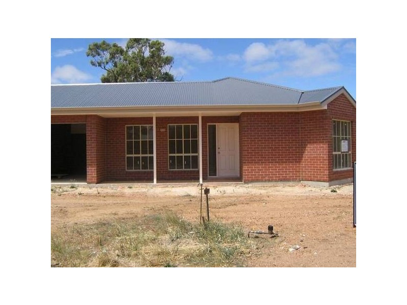 b/16 Eighth Street, Bordertown SA 5268