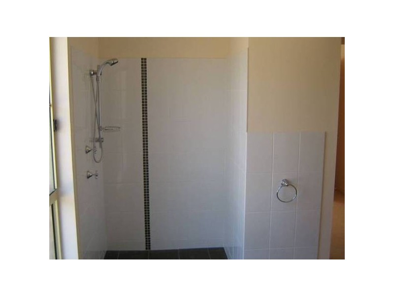 b/16 Eighth Street, Bordertown SA 5268
