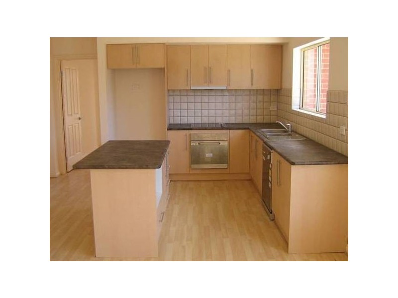 b/16 Eighth Street, Bordertown SA 5268