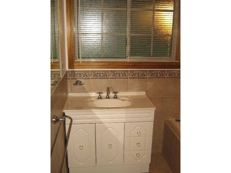 13 Peake Street, Bordertown SA 5268