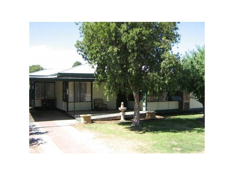 8 Fourth Street, Bordertown SA 5268