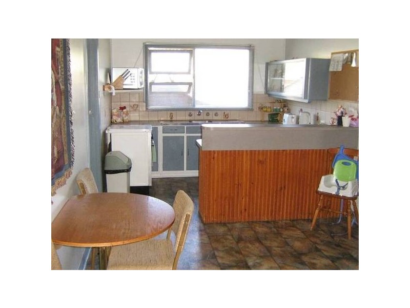 8 Fourth Street, Bordertown SA 5268