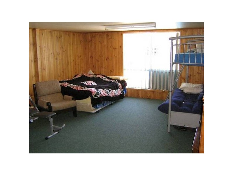 8 Fourth Street, Bordertown SA 5268