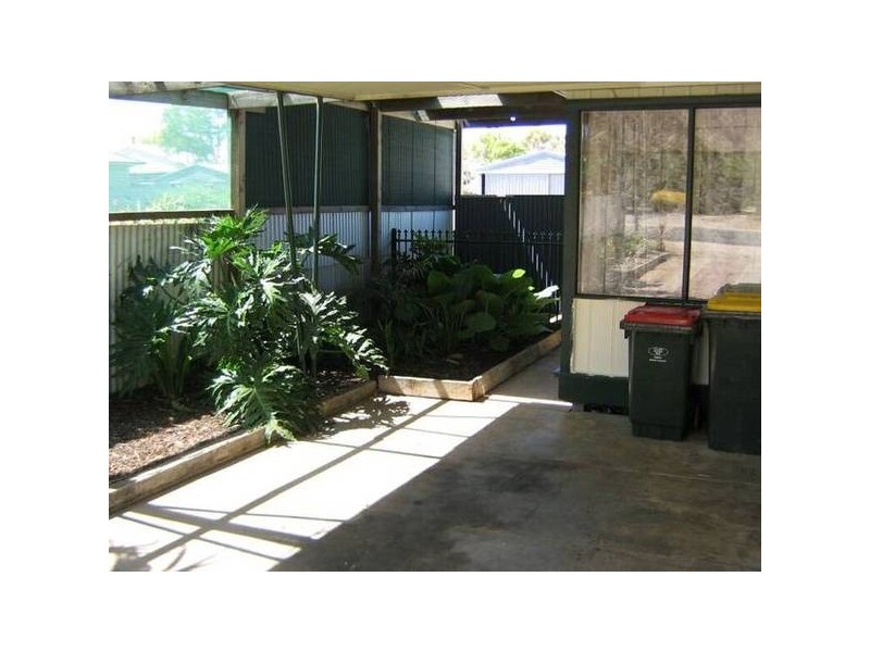 8 Fourth Street, Bordertown SA 5268