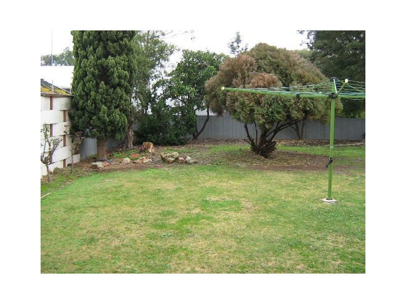 11 Cannawigara Road, Bordertown SA 5268