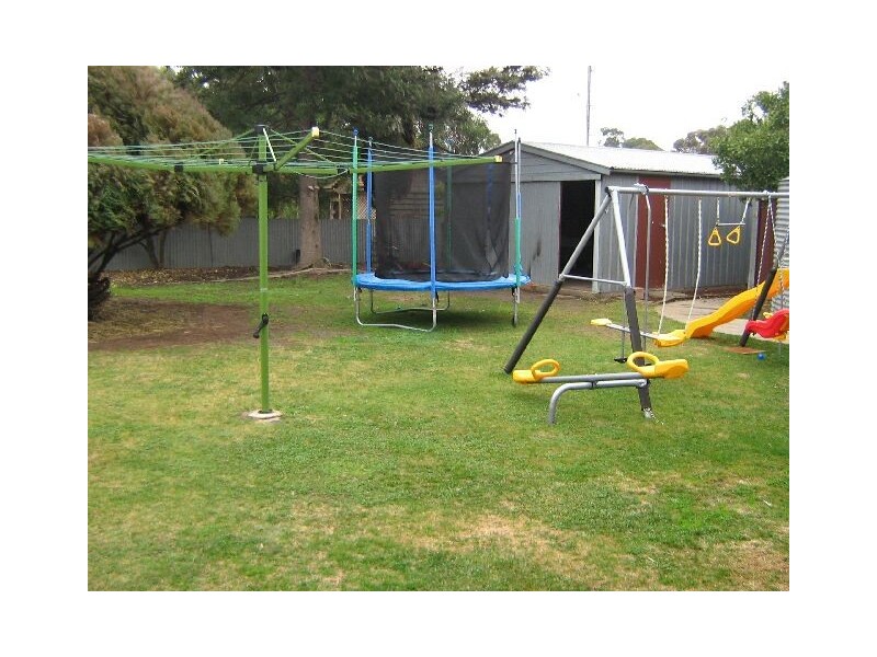 11 Cannawigara Road, Bordertown SA 5268