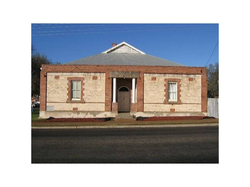 Cnr DeCourcey and West Tce, Bordertown SA 5268