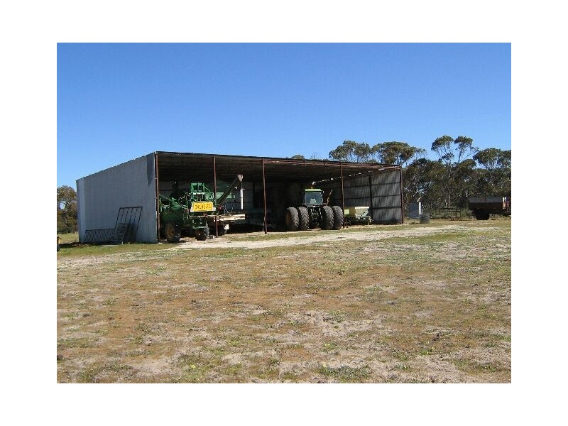 . Red Bluff Road, Bordertown SA 5268