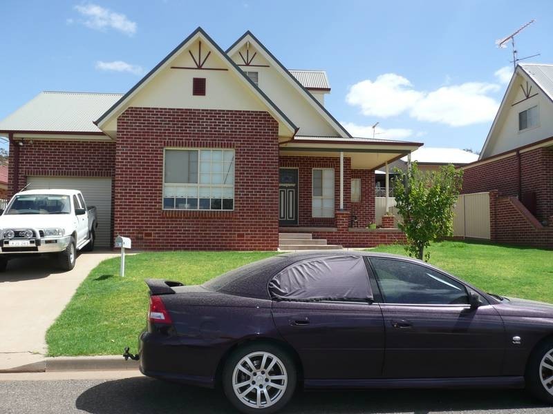 30 Nicholls Street, Griffith NSW 2680