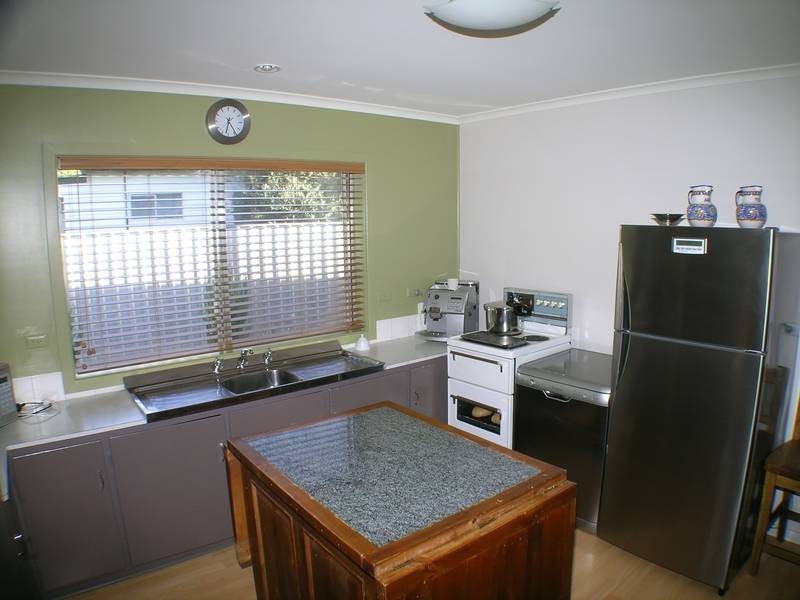 13 South Avenue, Yenda NSW 2681