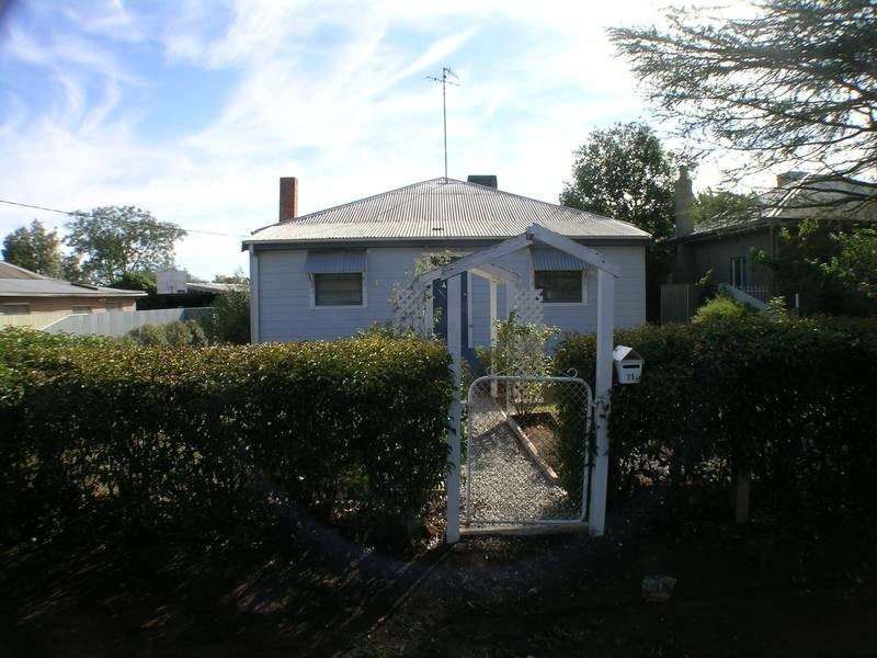 11 Doongara Street, Griffith NSW 2680