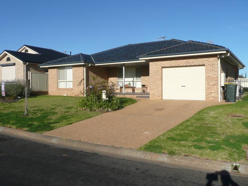 11 Crump Close, Griffith NSW 2680