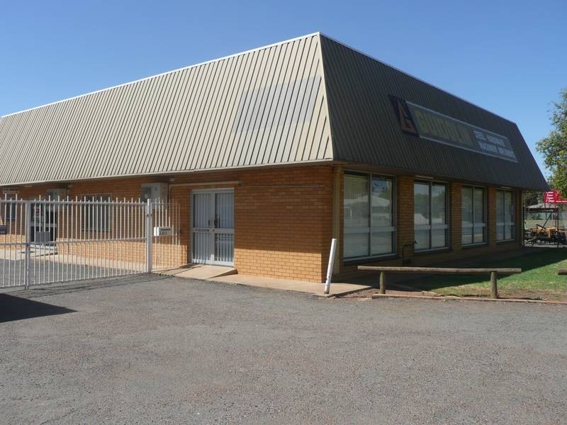 202-204 Merrigal Street, Griffith NSW 2680