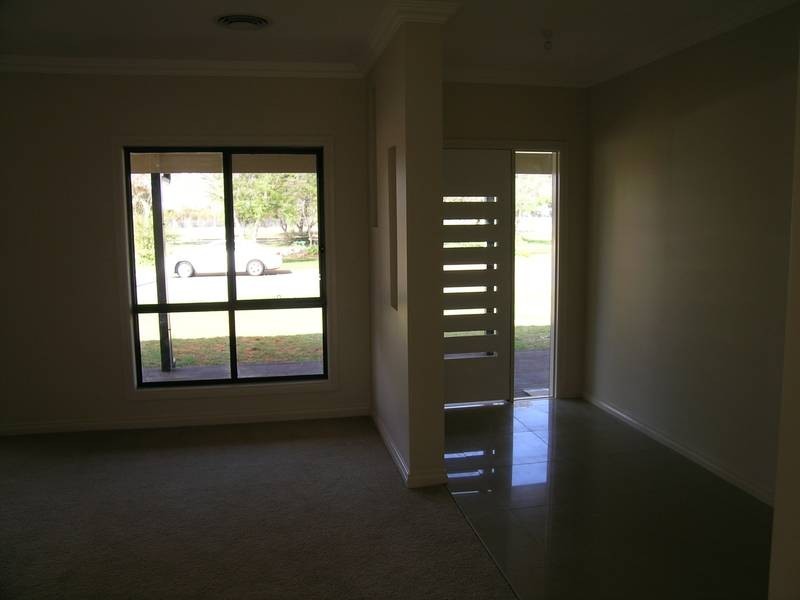 16 Young Street, Beelbangera NSW 2680