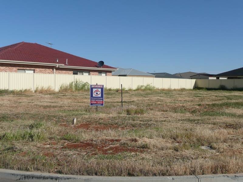 2 Russel Street, Griffith NSW 2680