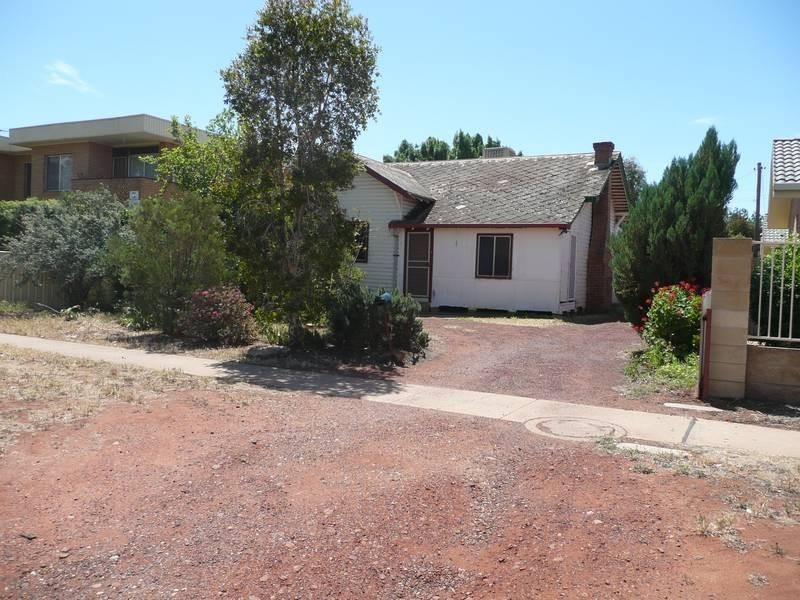 241 Wakaden Street, Griffith NSW 2680