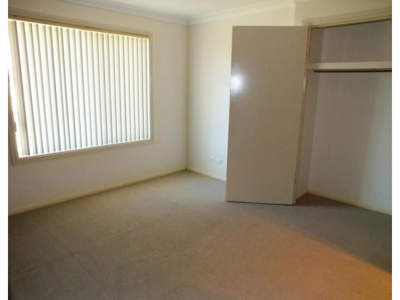4 Evanside Parade, Griffith NSW 2680