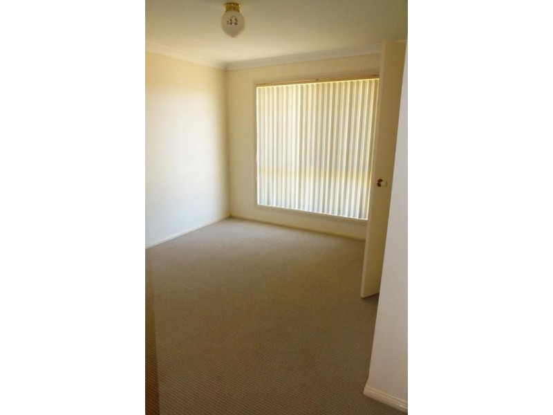 4 Evanside Parade, Griffith NSW 2680