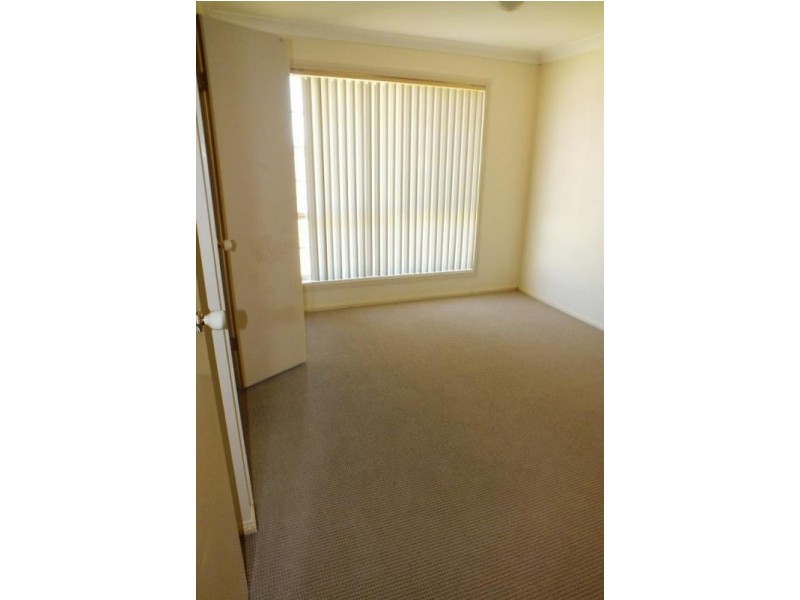 4 Evanside Parade, Griffith NSW 2680