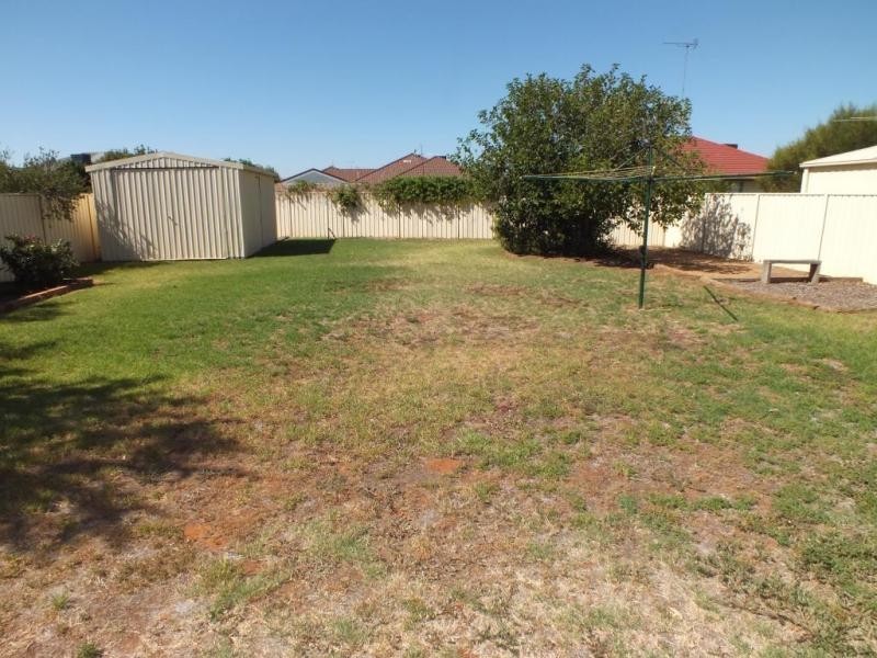 4 Evanside Parade, Griffith NSW 2680