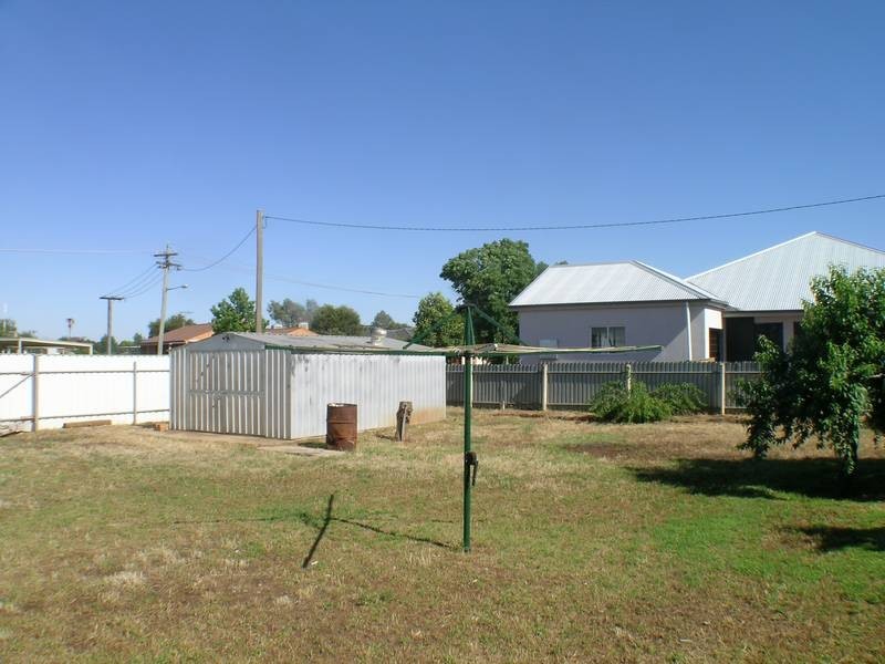 11 West Avenue, Yenda NSW 2681