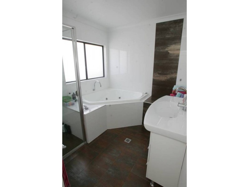 38 Hillam Drive, Griffith NSW 2680