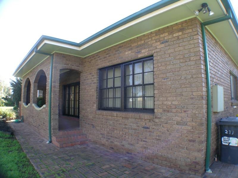 297 Wakaden Street, Griffith NSW 2680