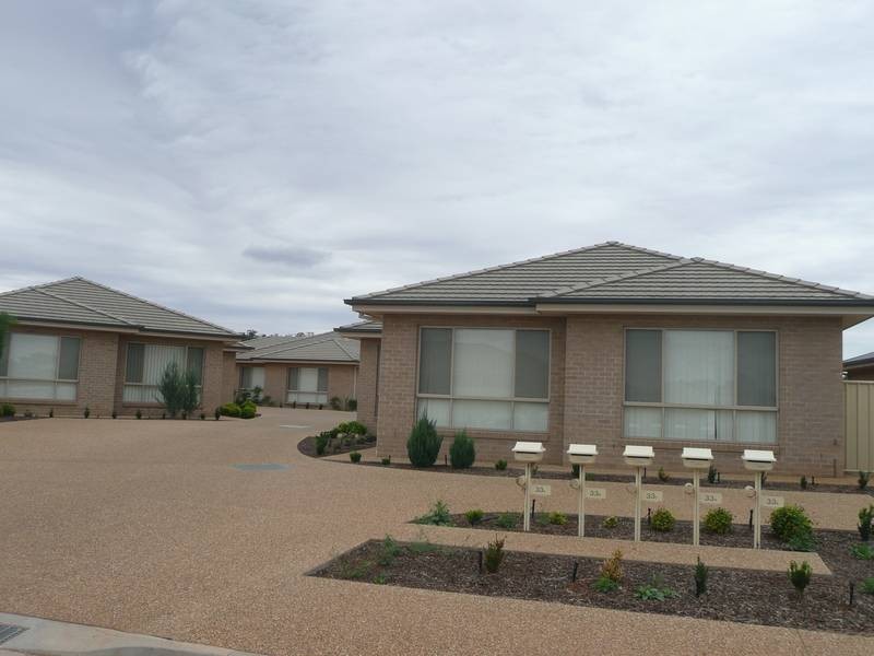 D/33 Hillam Drive, Griffith NSW 2680