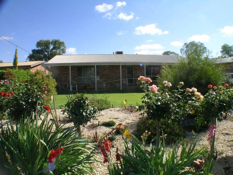 13 Henry Street, Yenda NSW 2681