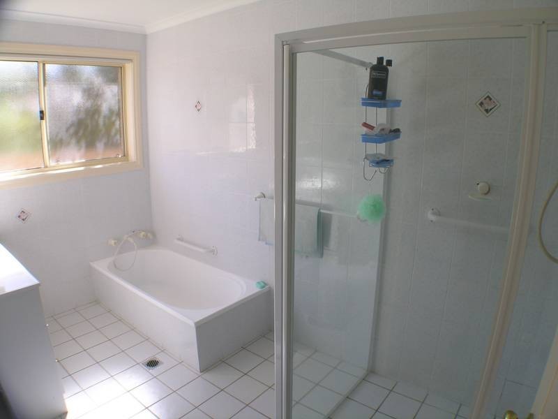 2/3 Worfolk Place, Griffith NSW 2680