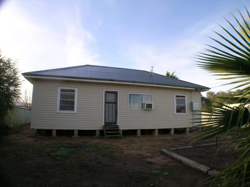 6 Binyah Street, Whitton NSW 2705