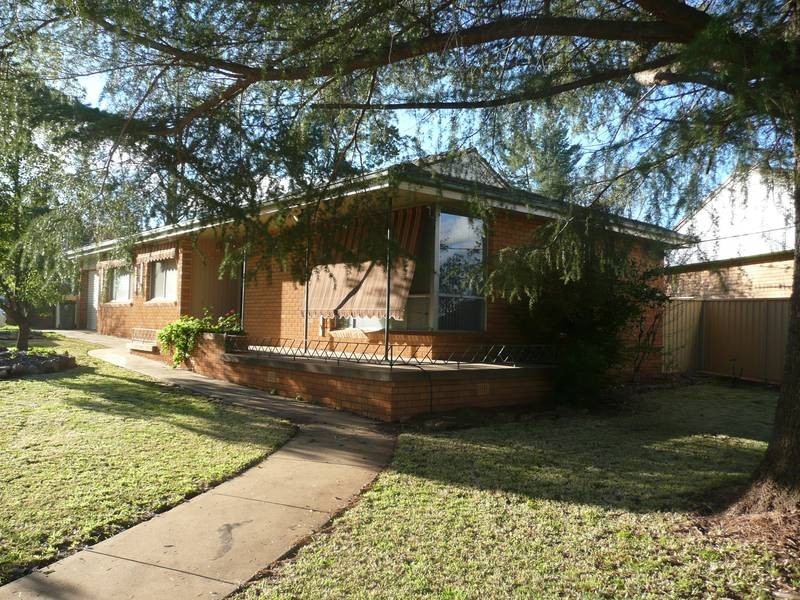 40 Langley Crescent, Griffith NSW 2680
