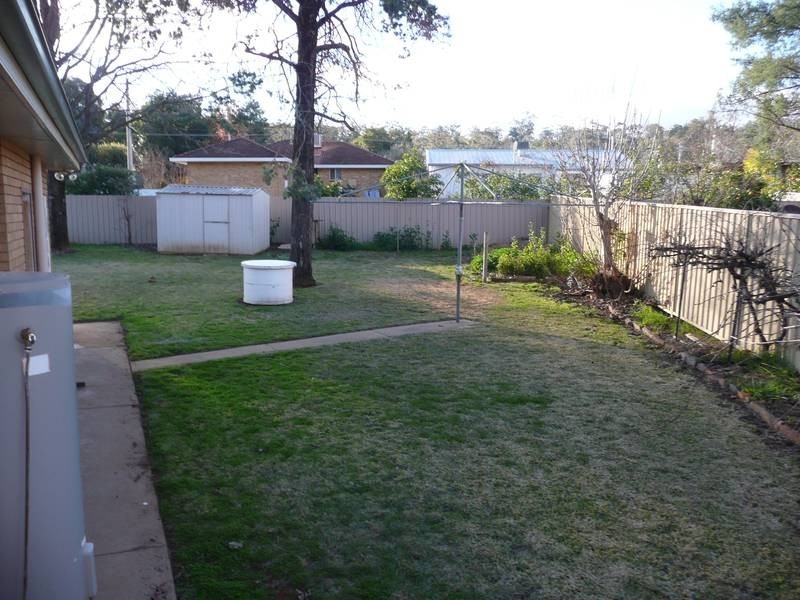 40 Langley Crescent, Griffith NSW 2680