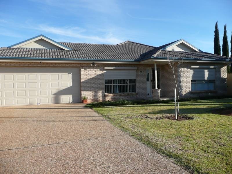15 Little Road, Griffith NSW 2680