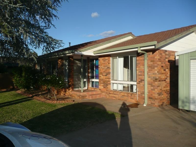 10 Graham Street, Griffith NSW 2680