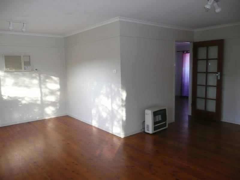 10 Graham Street, Griffith NSW 2680