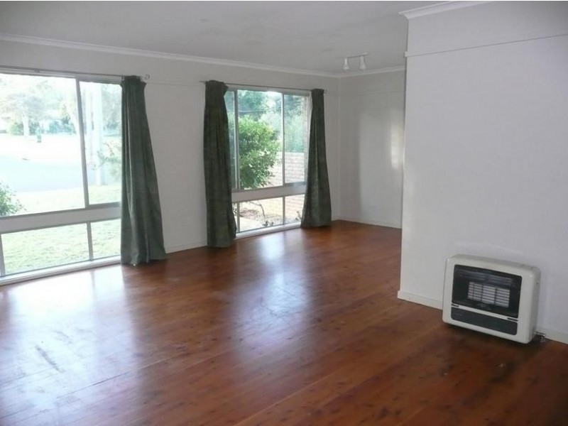 10 Graham Street, Griffith NSW 2680