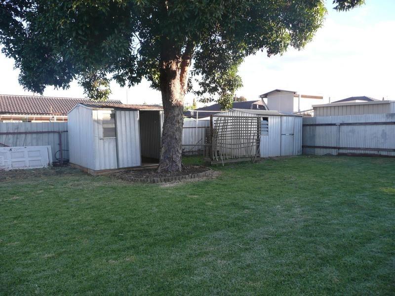 10 Graham Street, Griffith NSW 2680