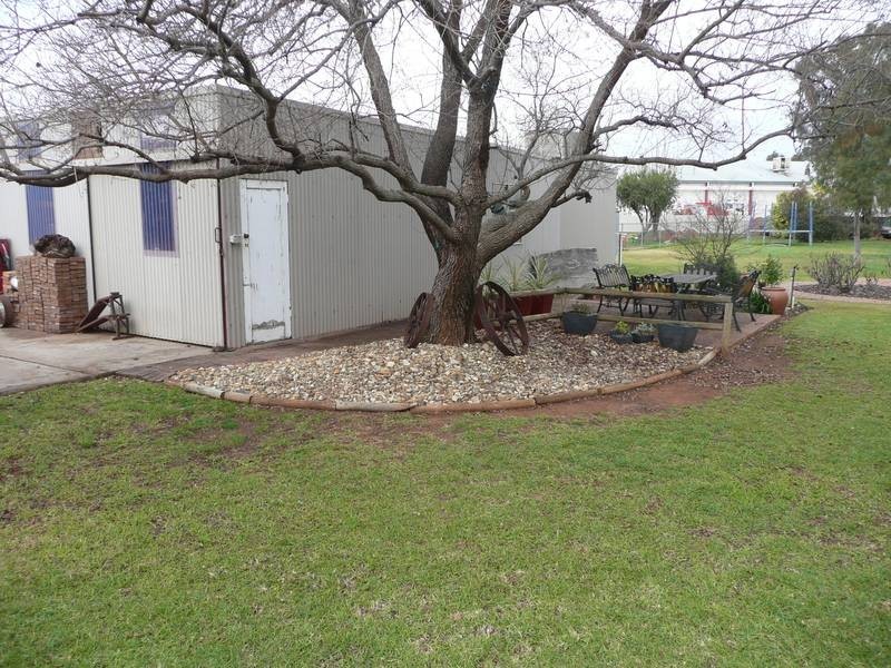 52 Couch Road, Griffith NSW 2680