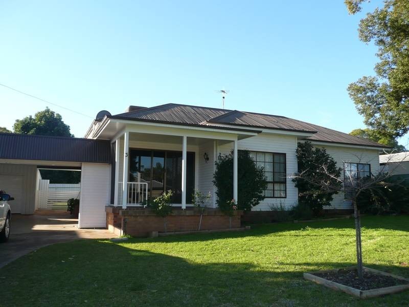 3 Edmondson Avenue, Griffith NSW 2680