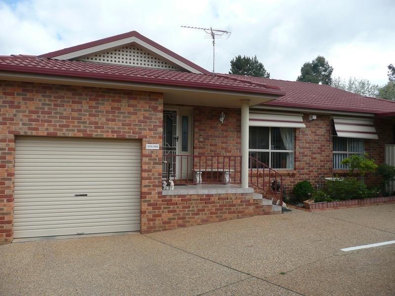 4/3 Worfolk Place, Griffith NSW 2680