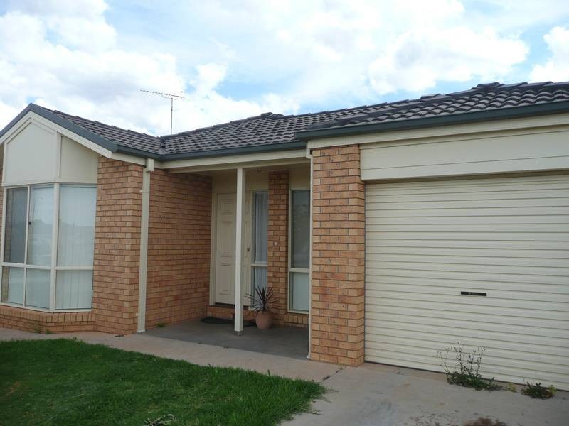 8 Pauling Street, Griffith NSW 2680