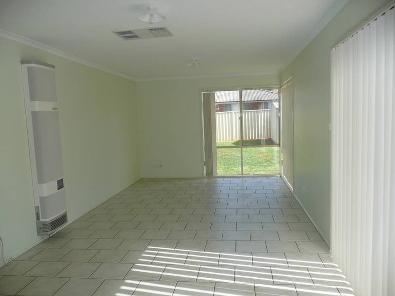 8 Pauling Street, Griffith NSW 2680