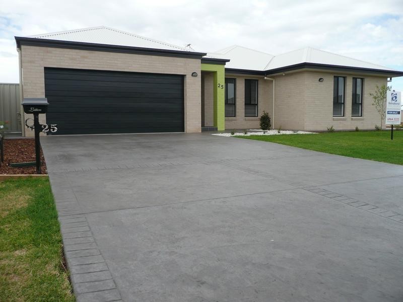 25 Calabria Road, Griffith NSW 2680