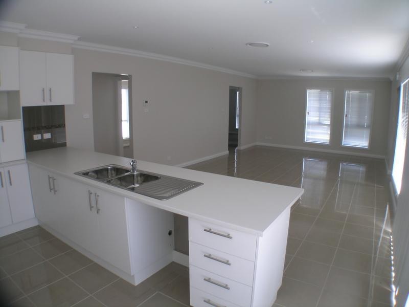 25 Calabria Road, Griffith NSW 2680