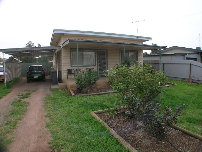 42 Mirrool Avenue, Yenda NSW 2681